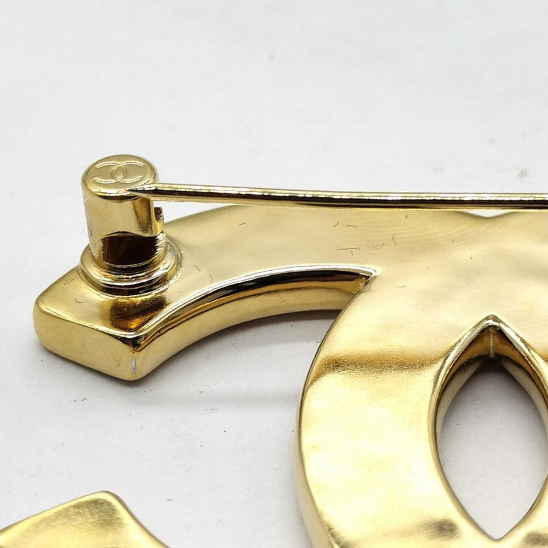 Chanel CC Logo Brooch Gold Pink Clover Pin