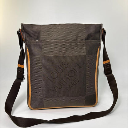 Louis Vuitton Super Damier Geant Companion Shoulder Bag — view 5