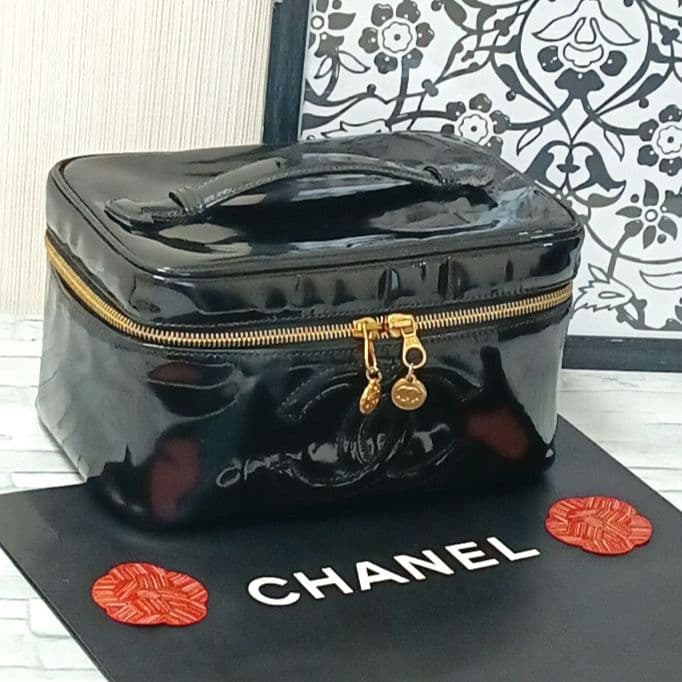 Chanel Vanity Pouch Enamel with Mirror Black CC Logo