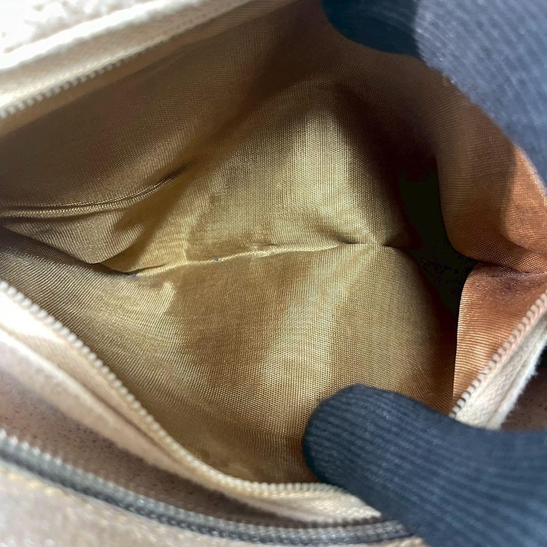 Gucci GG Shoulder Bag Brown Beige Leather Logo — view 6
