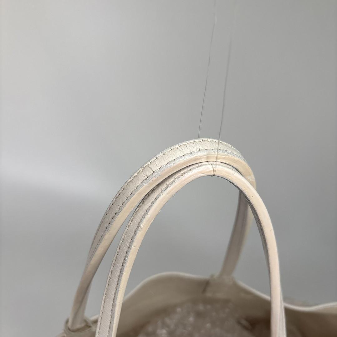 Goyard Saint Louis PM Tote Shoulder Bag White — view 7