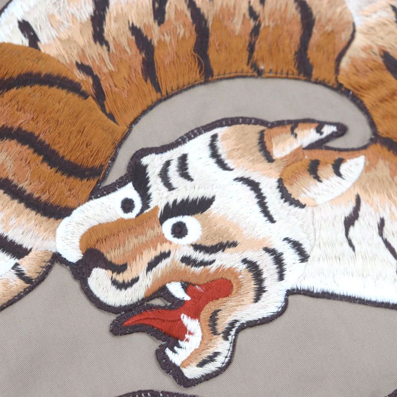 Gucci 452368 Back Taiga Embroidery 100% Silk Lining Logo Buttons Trench Coat