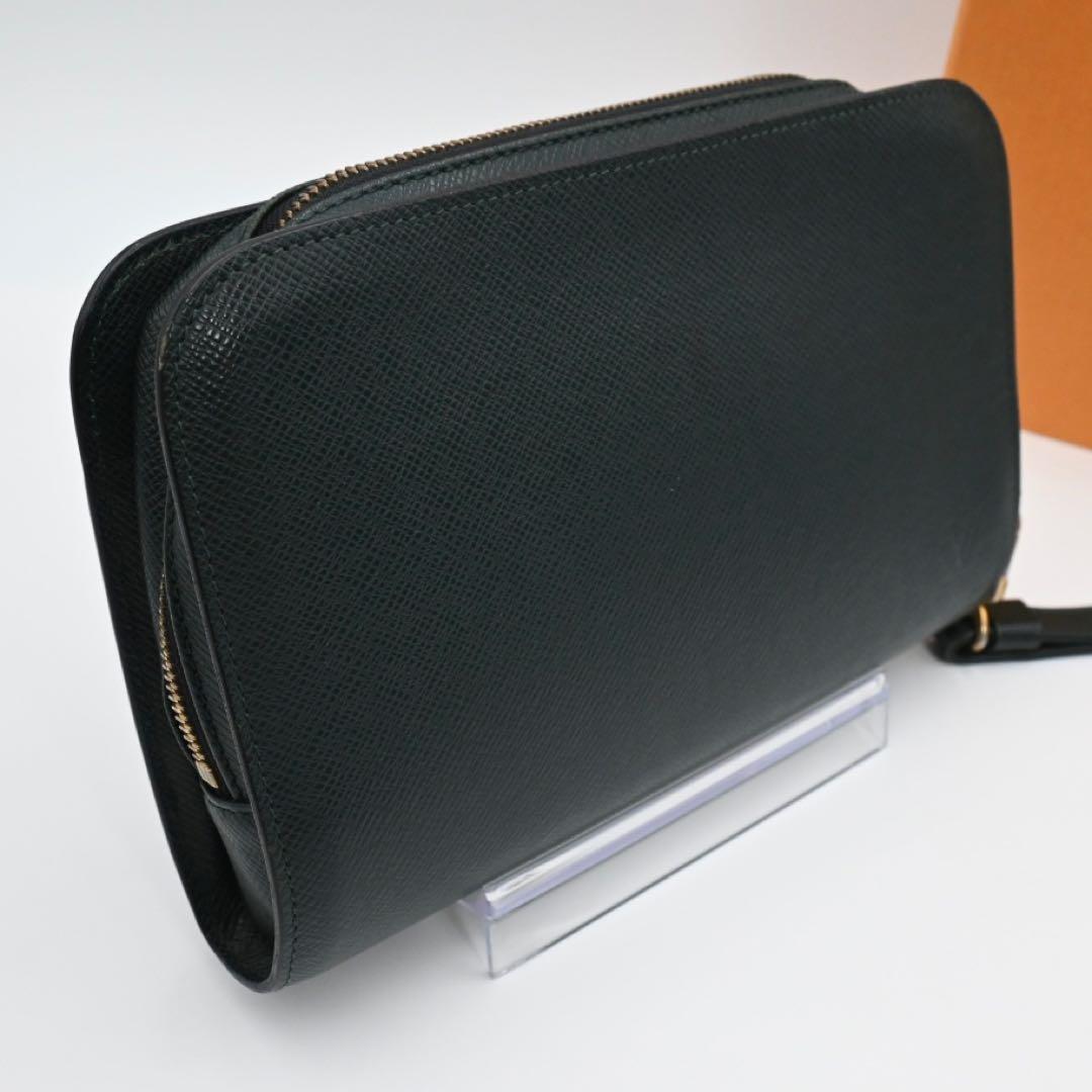 Louis Vuitton Taiga Baikal Second Epi Seare Clutch — view 2