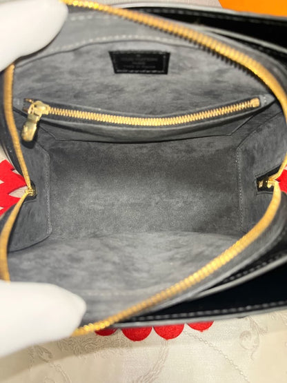 Louis Vuitton Pont Neuf Handbag — view 8