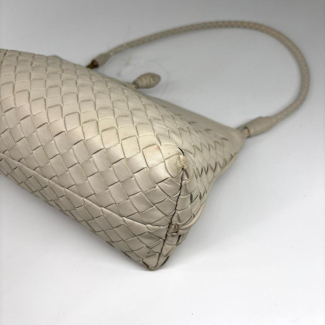 Bottega Veneta Super Intrecciato Shoulder Bag — view 8
