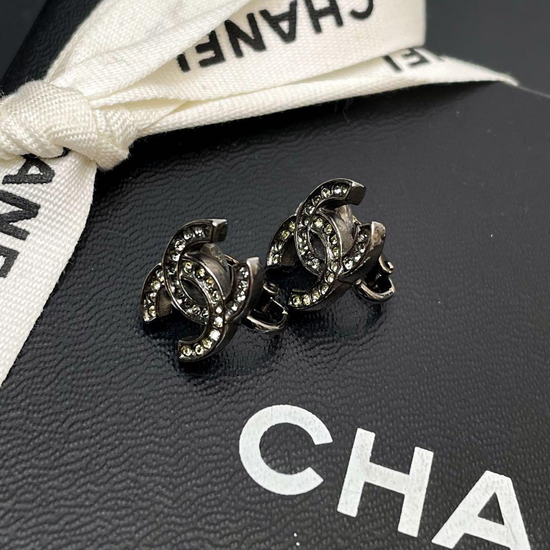 Chanel 06P CC Logo Earrings Rhinestone Silver Icon