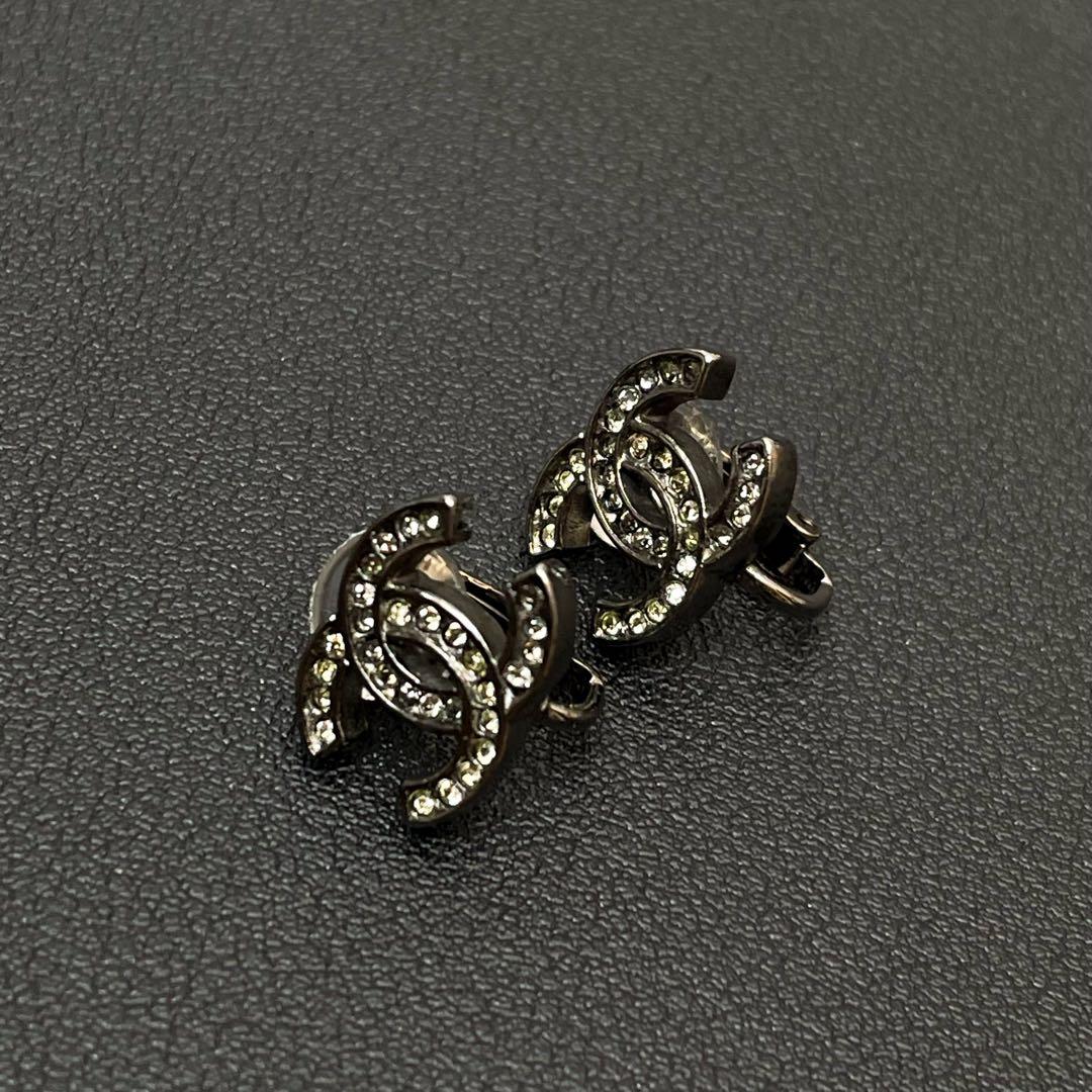 Chanel 06P CC Logo Earrings Rhinestone Silver Icon — view 2