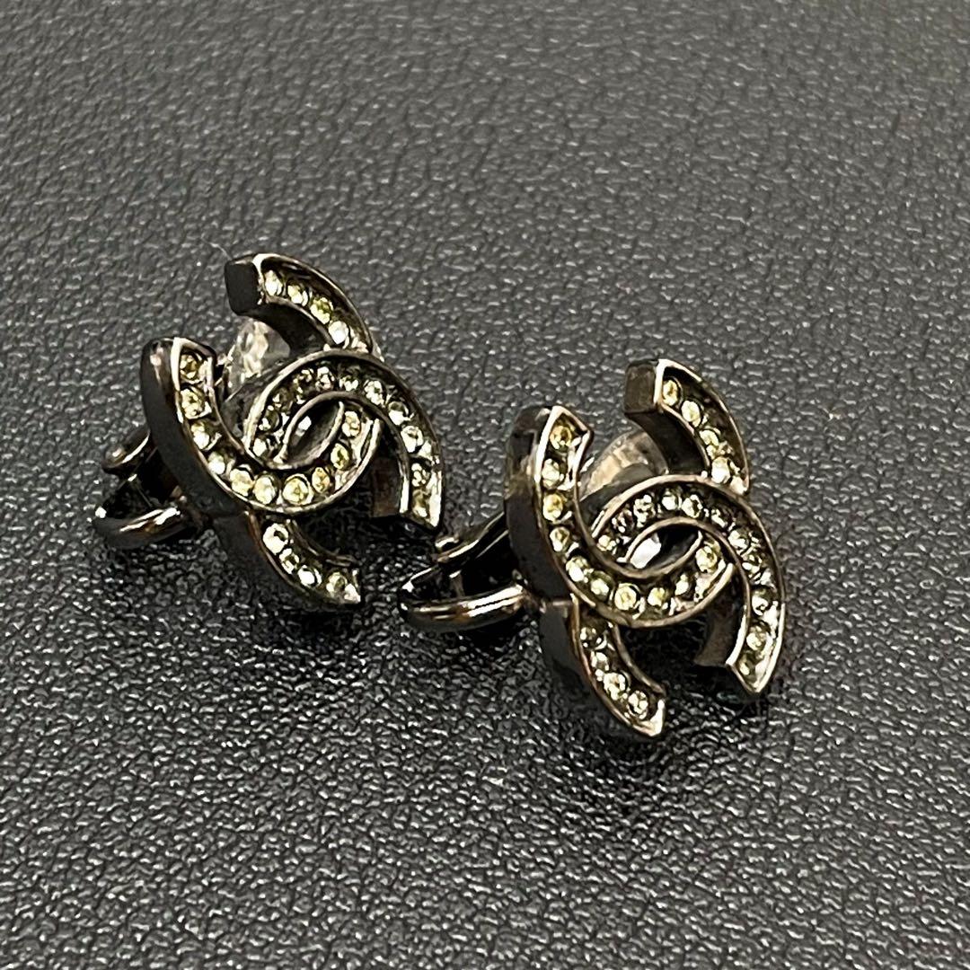 Chanel 06P CC Logo Earrings Rhinestone Silver Icon — view 3
