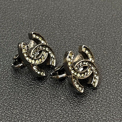Chanel 06P CC Logo Earrings Rhinestone Silver Icon — view 3