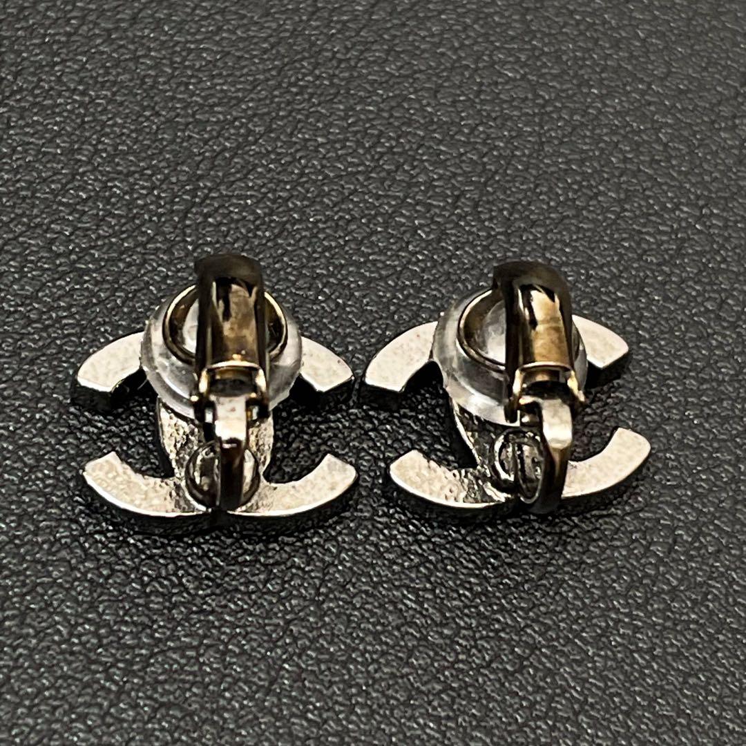 Chanel 06P CC Logo Earrings Rhinestone Silver Icon — view 4
