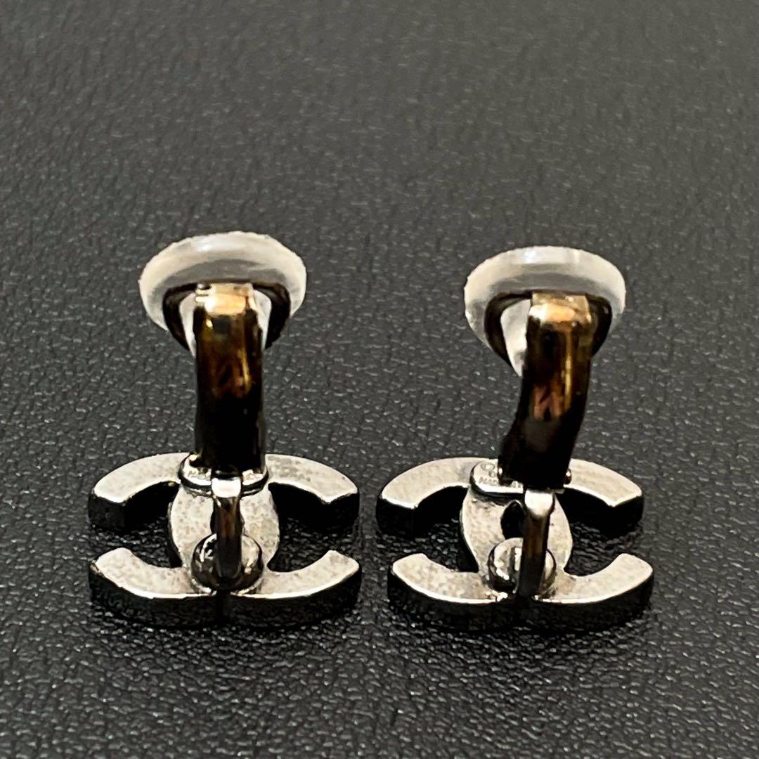 Chanel 06P CC Logo Earrings Rhinestone Silver Icon — view 5