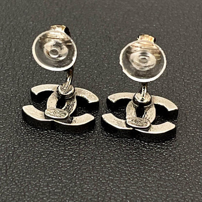 Chanel 06P CC Logo Earrings Rhinestone Silver Icon — view 7