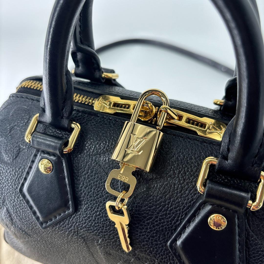 Louis Vuitton Super Monogram Speedy Bandouliere 20 Handbag — view 7
