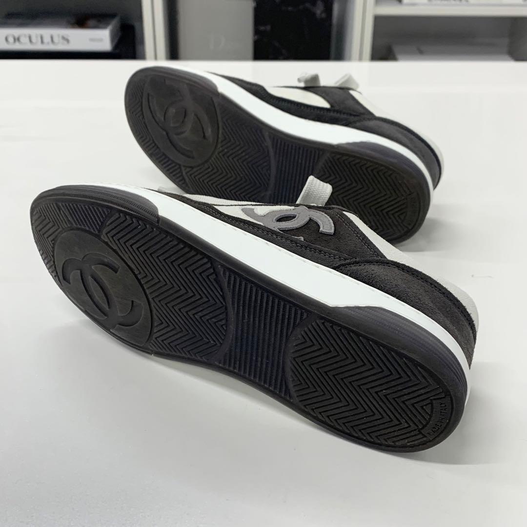 Chanel CC Logo Suede Sneakers Gray — view 7