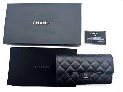 Chanel Wallet Quilted Classic Flap — view 2