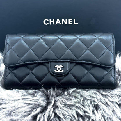 Chanel Wallet Quilted Classic Flap — view 4