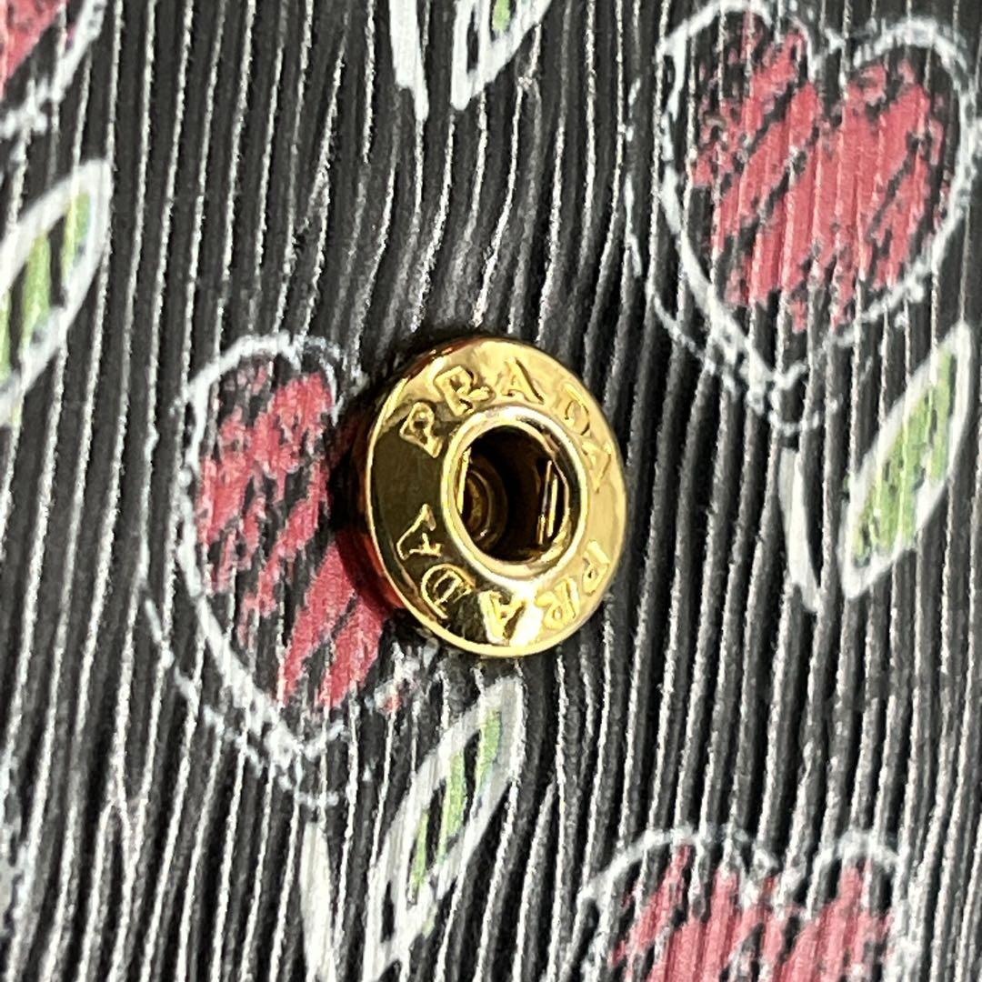 Prada Trifold Wallet Vittelomove Gold Logo Heart Saffiano Black