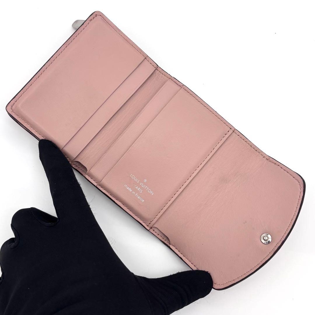Louis Vuitton Mahina Portefeuille Iris XS Trifold Wallet Mini — view 4