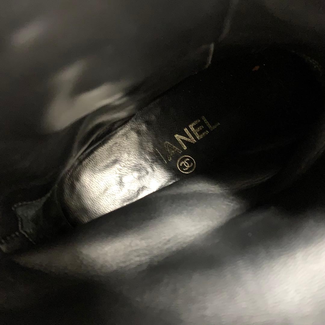 Chanel Suede Patent CC Logo Pearl Middle Boots Black — view 8