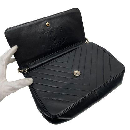 Chanel Lambskin Stitch CC Logo Chain Shoulder Bag Black — view 8