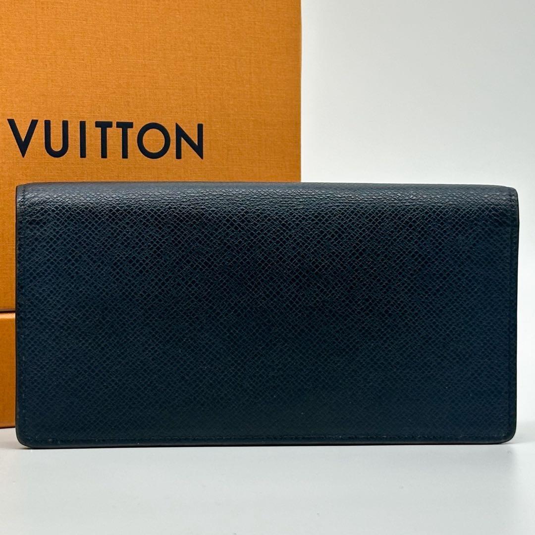 Louis Vuitton Portefeuille Brazza Taiga Navy Bifold Wallet — view 2