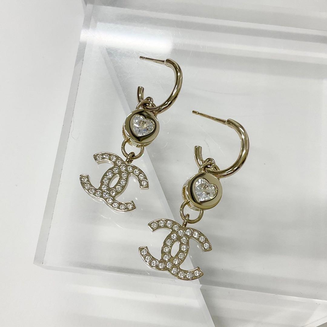 Chanel Earrings CC Logo Crystal Rhinestone Gold — view 2