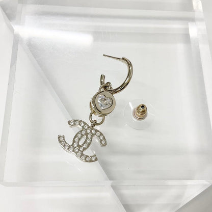 Chanel Earrings CC Logo Crystal Rhinestone Gold — view 4