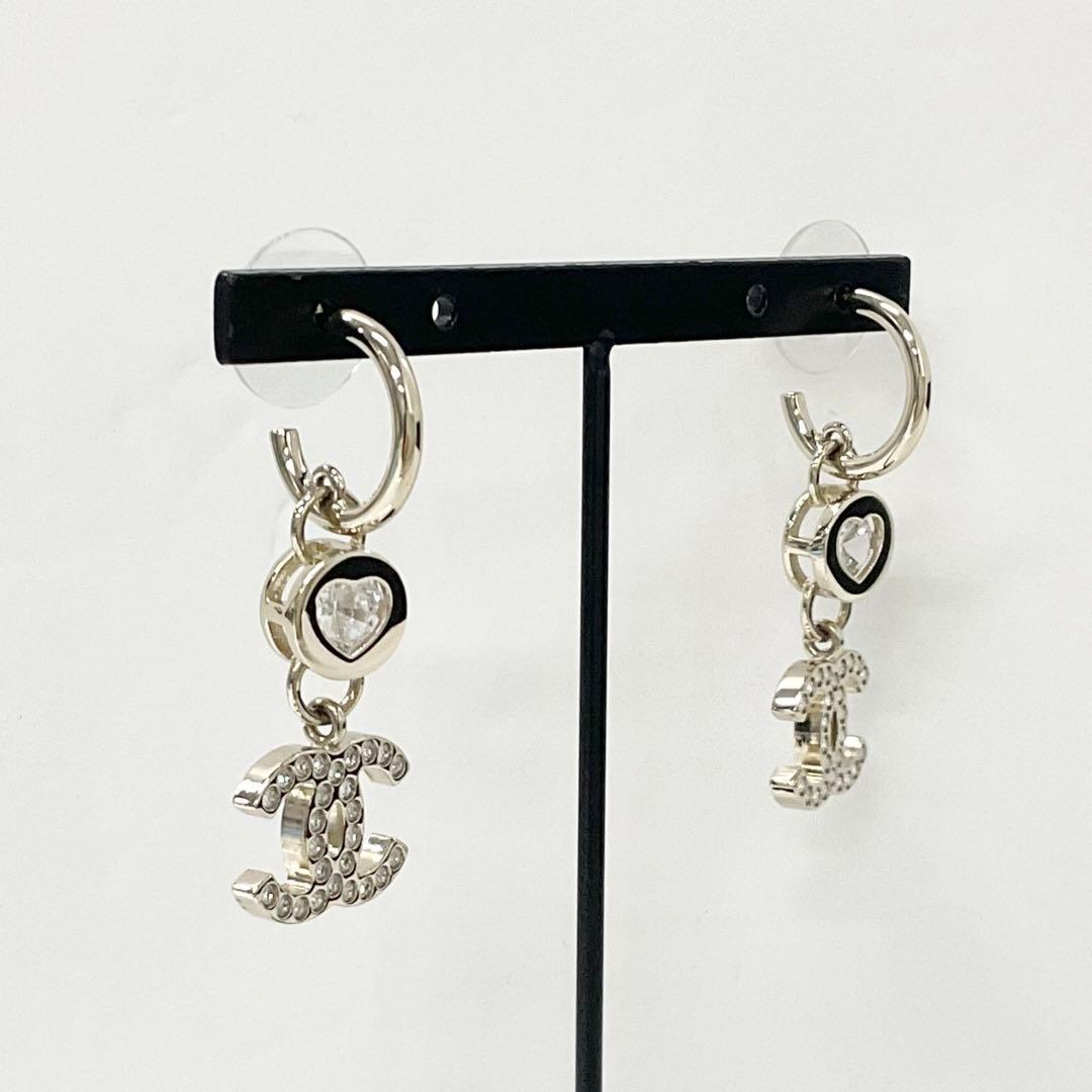 Chanel Earrings CC Logo Crystal Rhinestone Gold — view 7