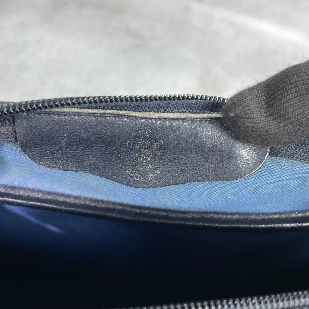 Gucci GG Sherry Line Shoulder Bag Navy Leather Logo — view 7