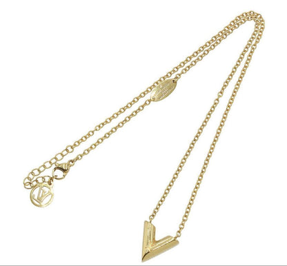 Louis Vuitton Essential Necklace — view 2