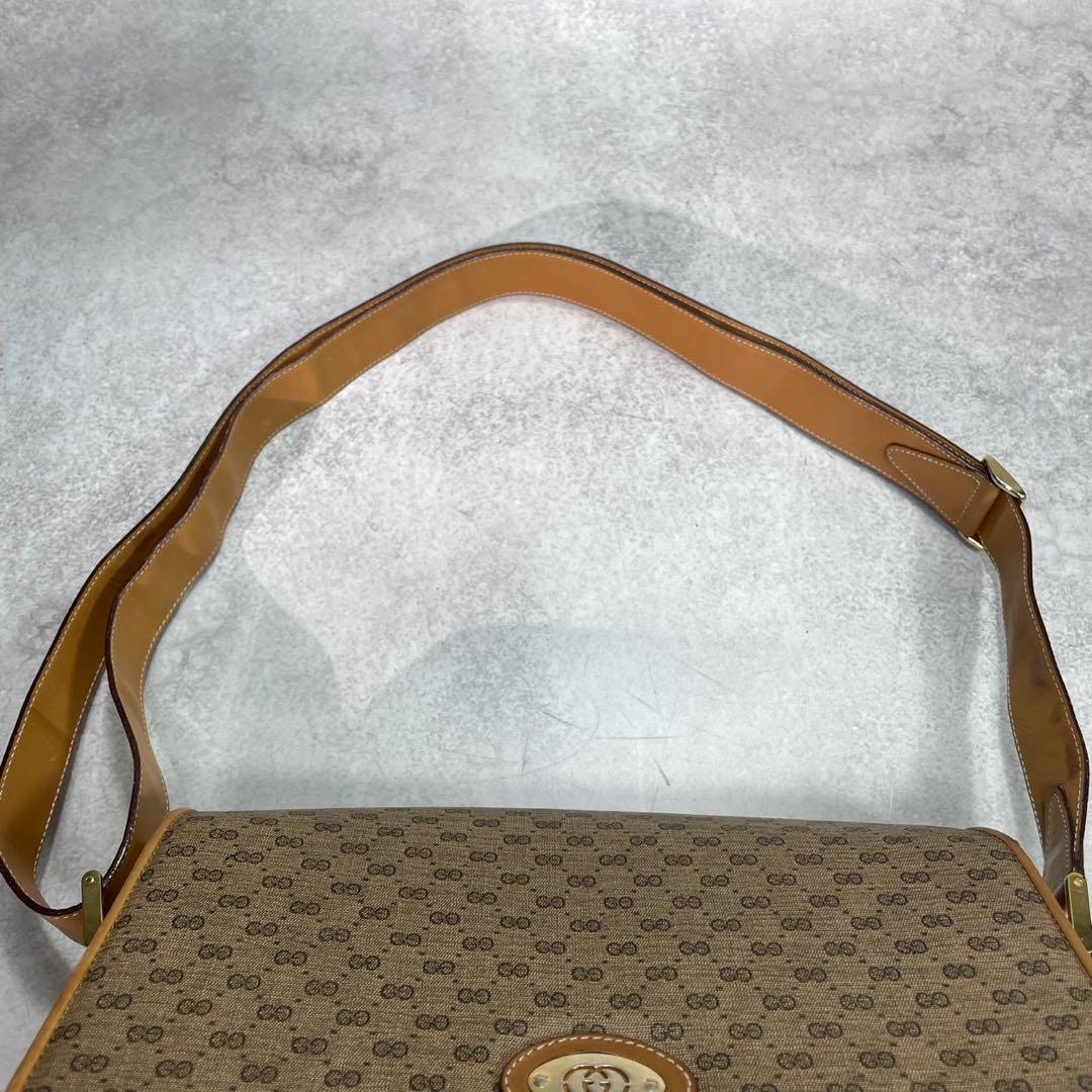 Gucci GG Shoulder Bag Brown Beige Logo Leather — view 4