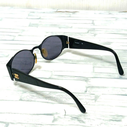 Chanel Sunglasses CC Logo Black Gold Eyewear — view 8