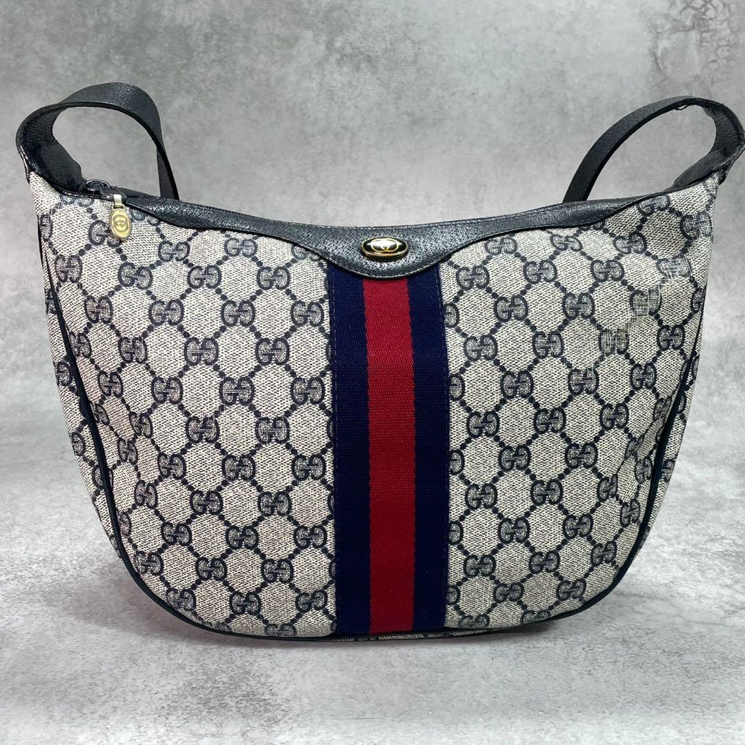 Gucci GG Sherry Line Shoulder Bag Navy Leather Logo — view 2