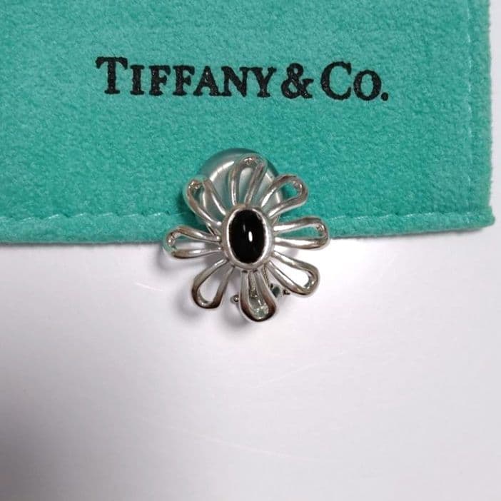 Tiffany Daisy Onyx Earrings In Silver One Ear Only