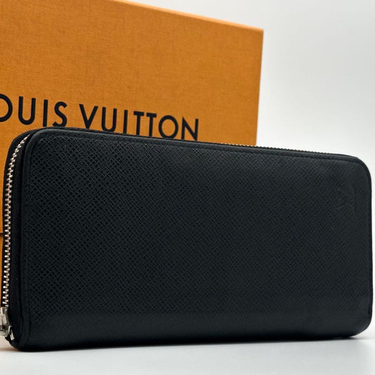 Louis Vuitton Zippy Wallet Vertical Taiga Black