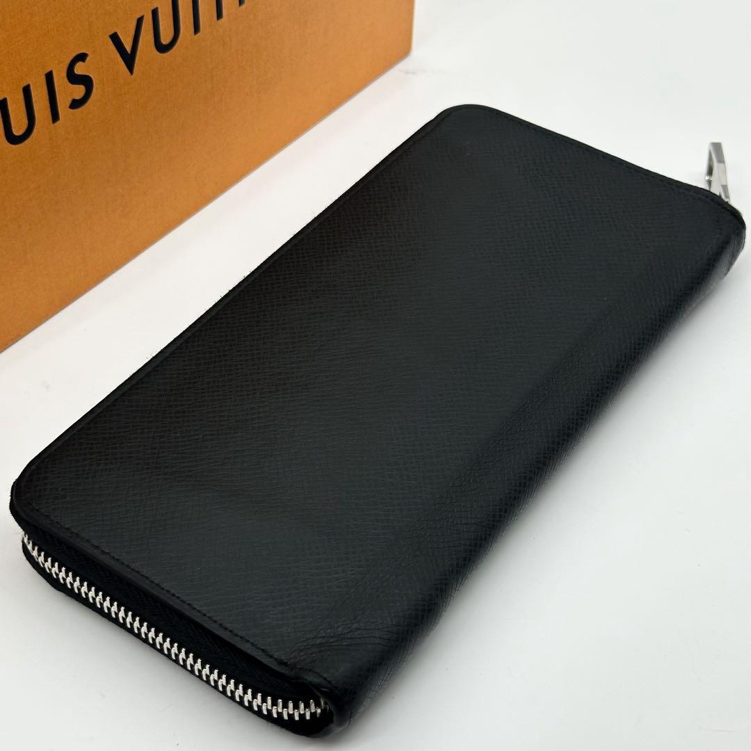 Louis Vuitton Zippy Wallet Vertical Taiga Black — view 4