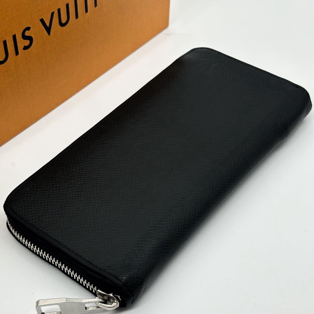 Louis Vuitton Zippy Wallet Vertical Taiga Black — view 5