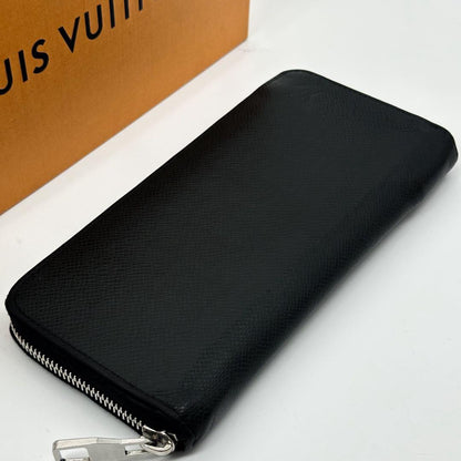 Louis Vuitton Zippy Wallet Vertical Taiga Black — view 5
