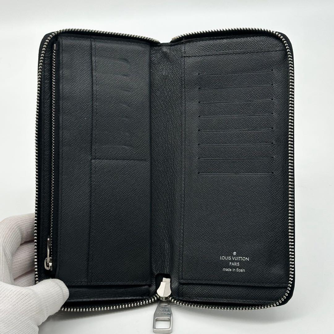 Louis Vuitton Zippy Wallet Vertical Taiga Black — view 8