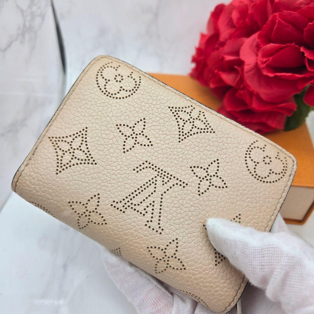 Louis Vuitton Monogram Mahina Portefeuille Clair Galet Wallet — view 3