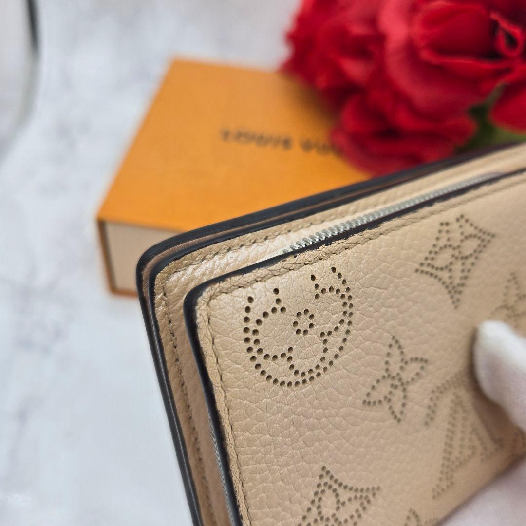 Louis Vuitton Monogram Mahina Portefeuille Clair Galet Wallet — view 5