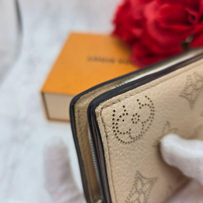 Louis Vuitton Monogram Mahina Portefeuille Clair Galet Wallet — view 7