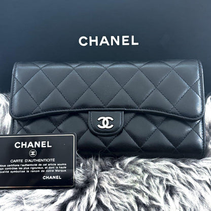 Chanel New Wallet Quilted Classic Flap Handbag — view 3