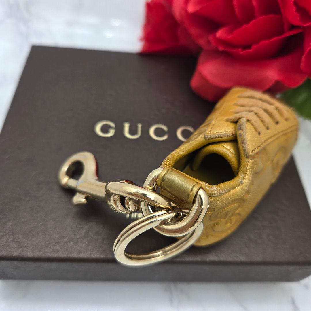Gucci Key Holder Key Ring Sneakers Charm Gold — view 2