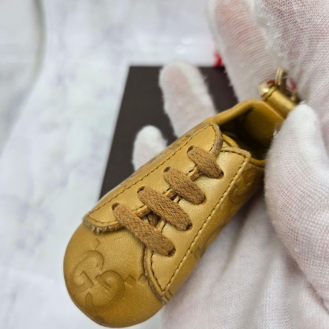 Gucci Key Holder Key Ring Sneakers Charm Gold — view 6