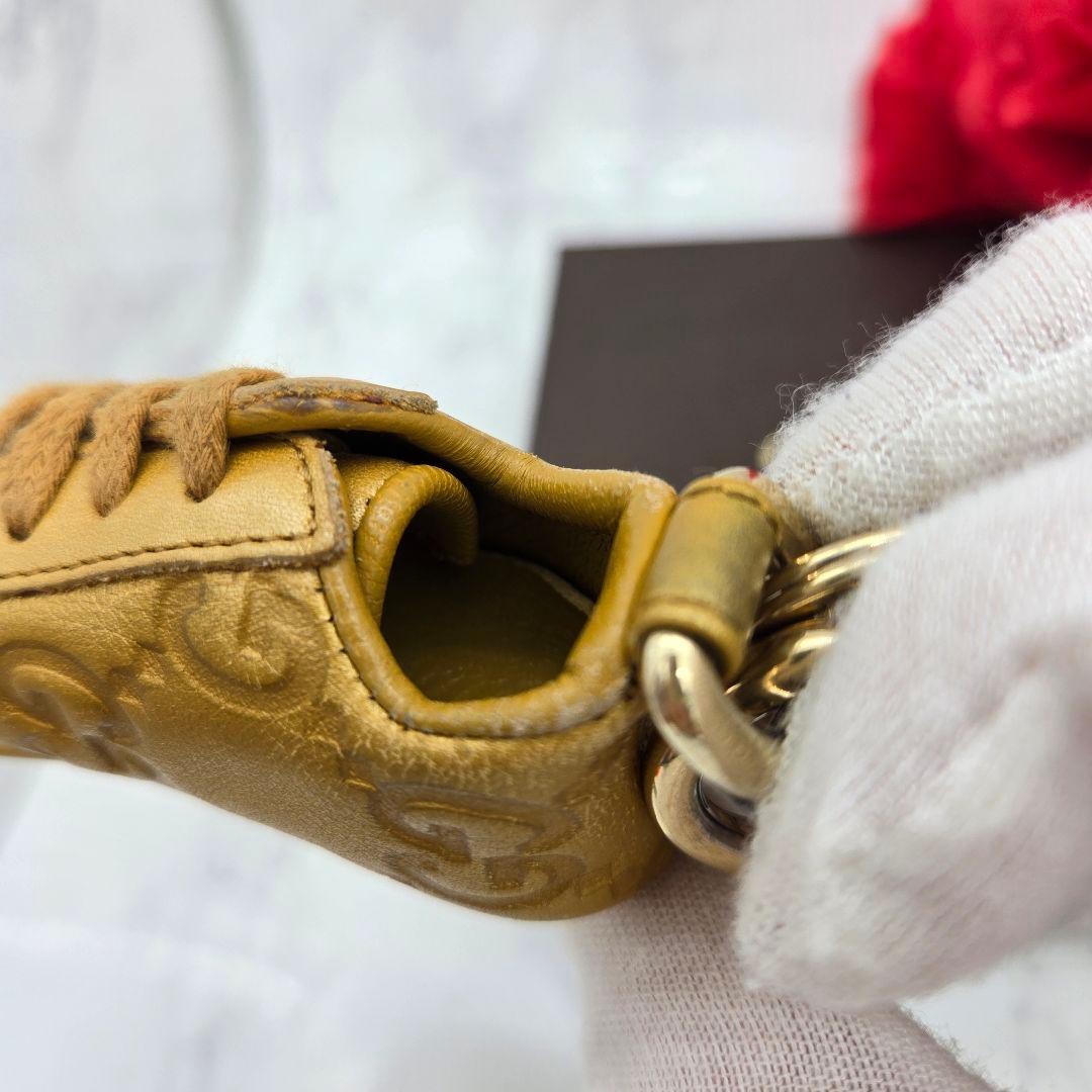 Gucci Key Holder Key Ring Sneakers Charm Gold — view 7