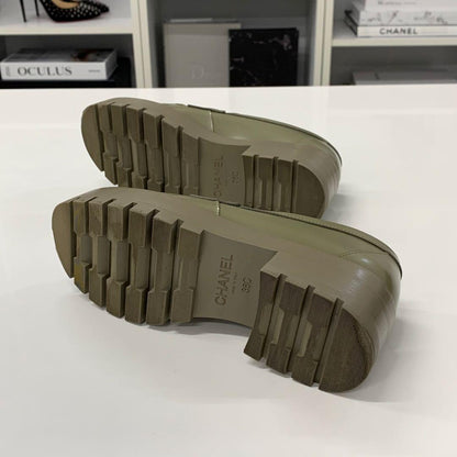 Chanel CC Logo Leather Loafers Khaki — view 7