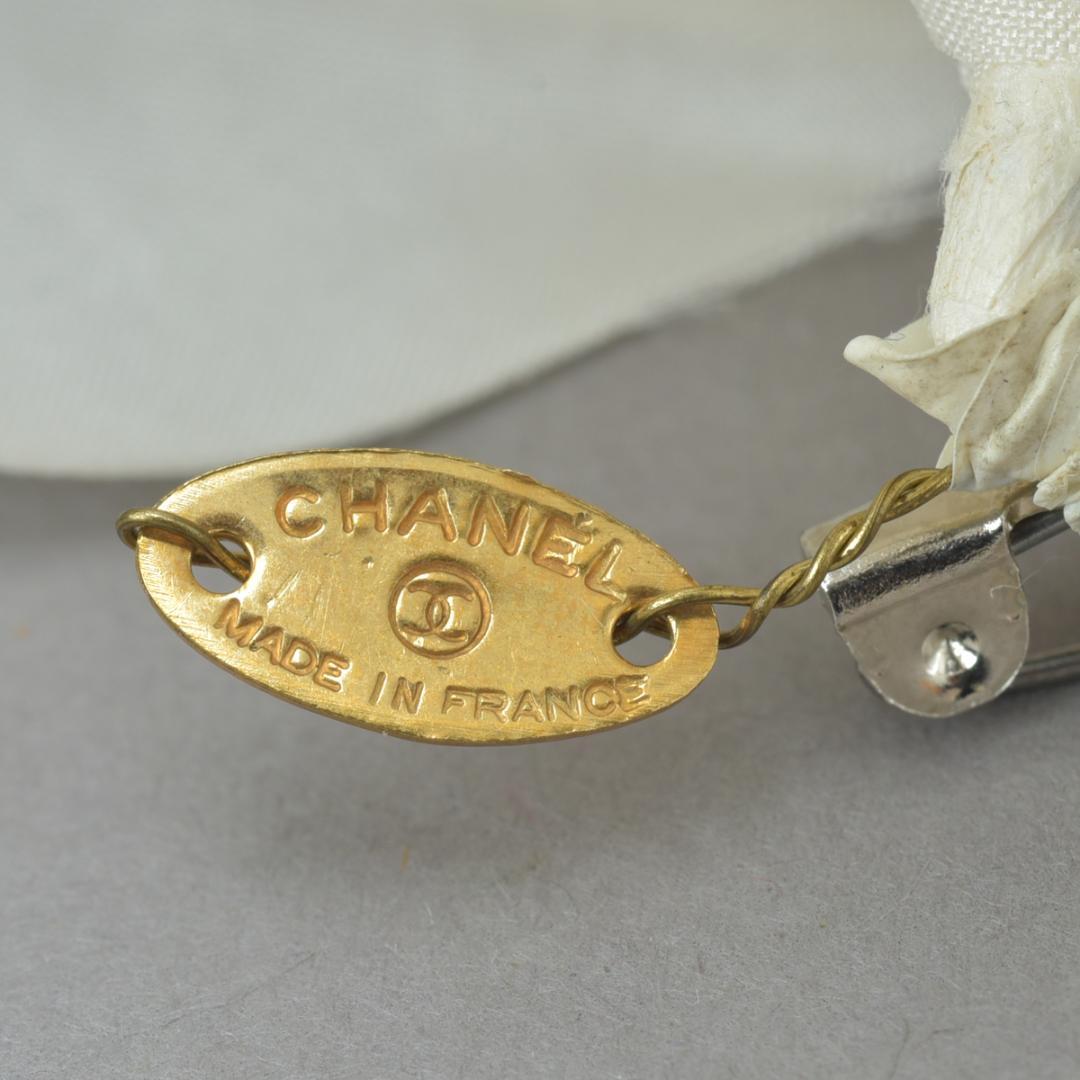 Chanel Camellia Brooch Corsage Silk White Flower — view 8