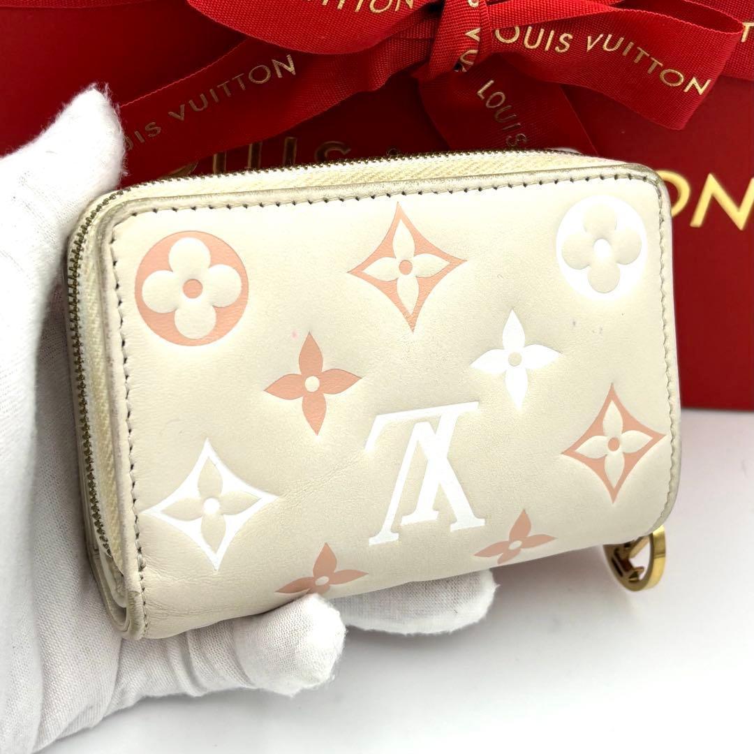Louis Vuitton Wallet Monogram Coussin Portefeuille Lou White — view 2