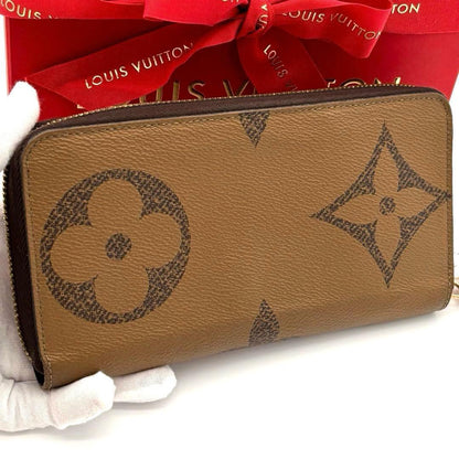 Louis Vuitton Monogram Giant Zippy Wallet — view 2